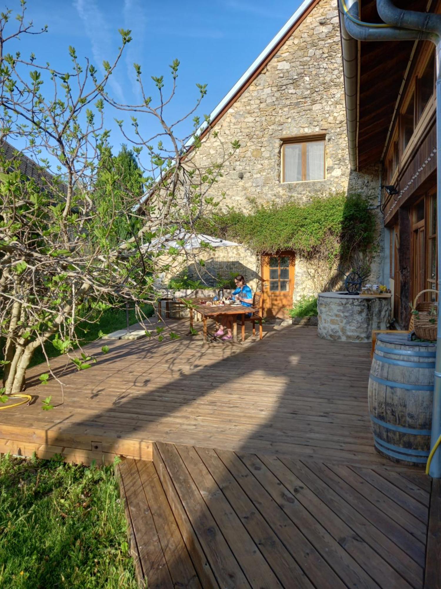 Valreley, Chambres Et Table D'Hotes Eco-Friendly Avec Bain Nordique Au Sud Du Massif Du Jura Champagne-en-Valromey Exterior photo